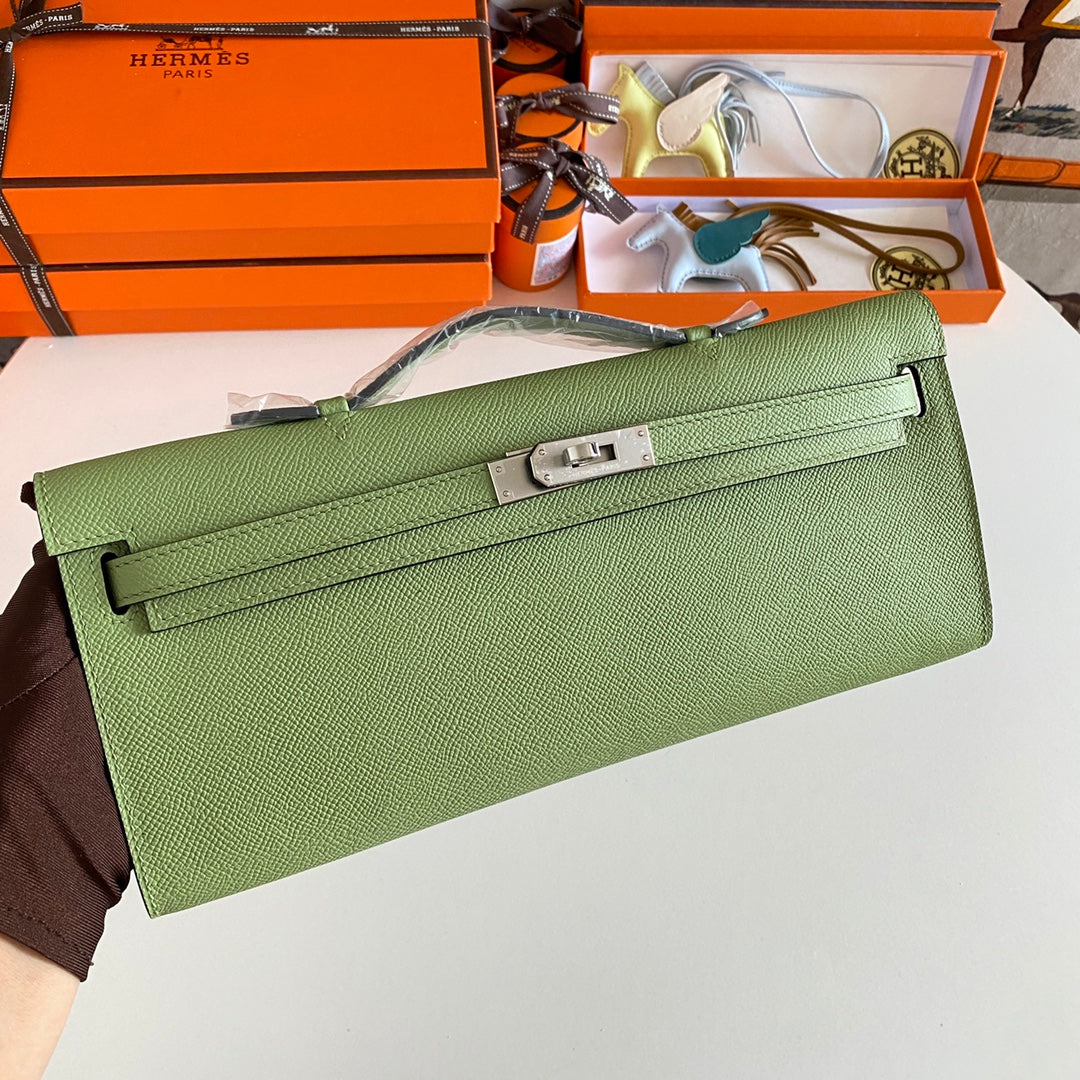 HM KELLY CUT 31 CUIR EPSOM VERT OLIVE QUINCAILLERIE ARGENTÉE 229044
