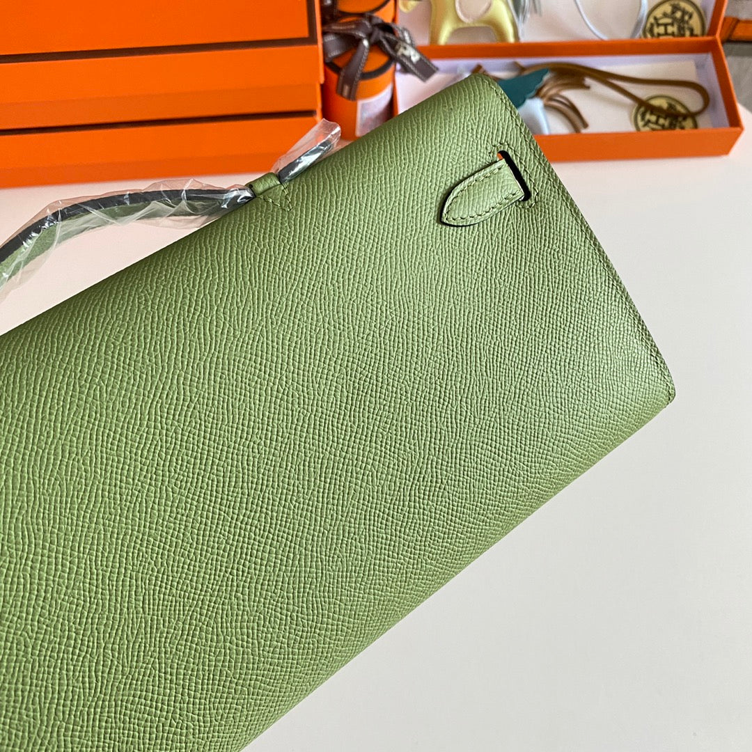 HM KELLY CUT 31 CUIR EPSOM VERT OLIVE QUINCAILLERIE ARGENTÉE 229044