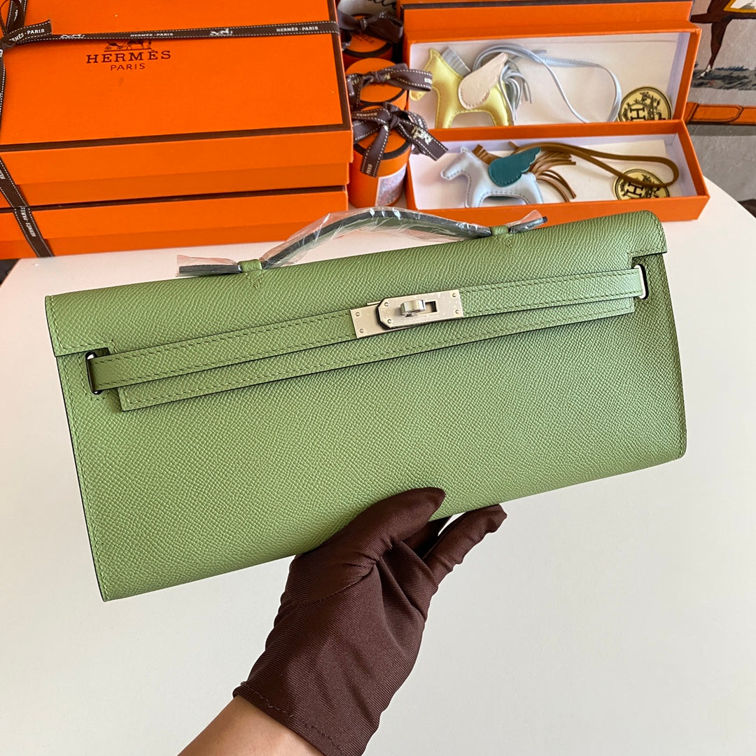 HM KELLY CUT 31 CUIR EPSOM VERT OLIVE QUINCAILLERIE ARGENTÉE 229044