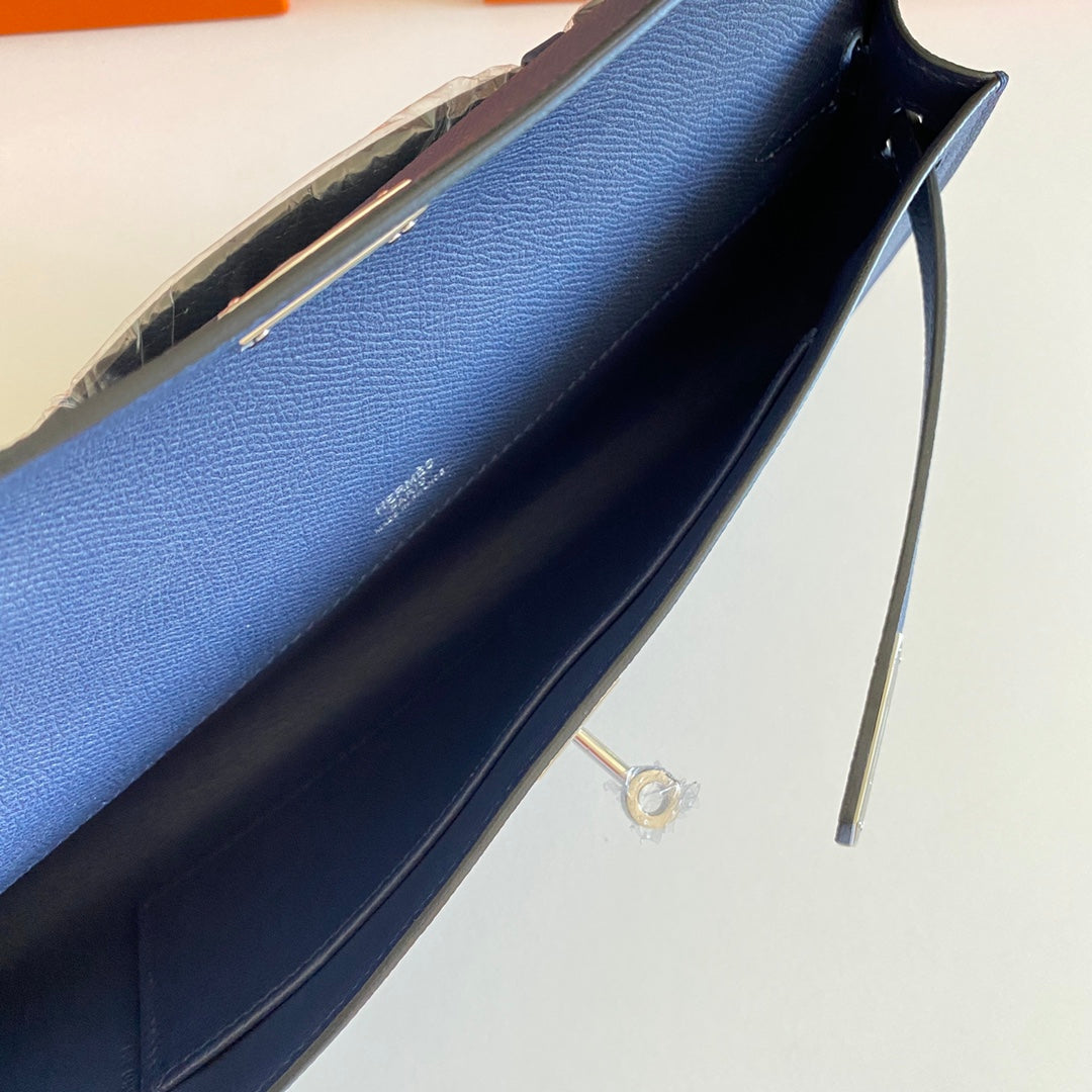 HM KELLY CUT 31 CUIR EPSOM BLEU NUIT QUINCAILLERIE ARGENTÉE 229048