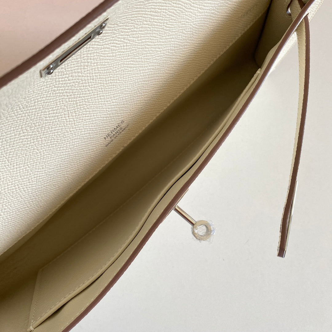 HM KELLY CUT 31 IVORY EPSOM LEATHER SILVER HARDWARE 229046