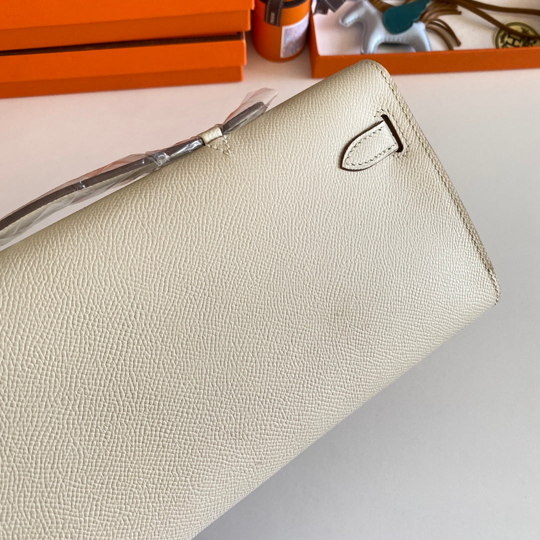 HM KELLY CUT 31 CUIR EPSOM IVOIRE QUINCAILLERIE ARGENTÉE 229046