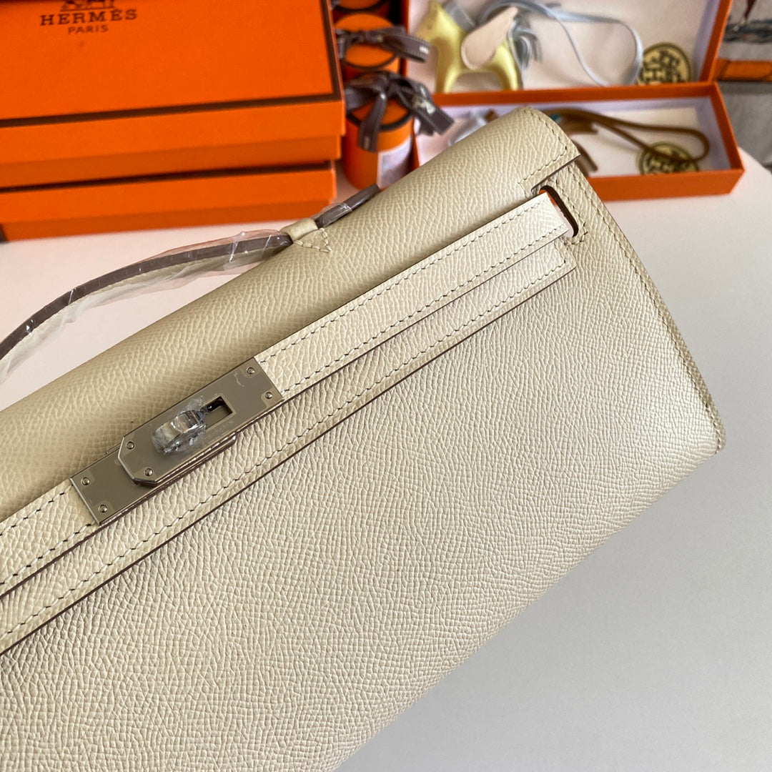 HM KELLY CUT 31 CUIR EPSOM IVOIRE QUINCAILLERIE ARGENTÉE 229046
