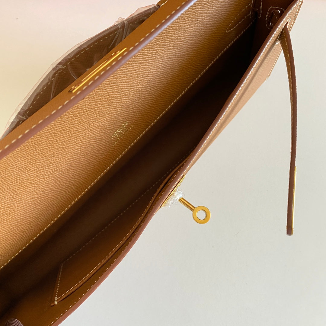 HM KELLY CUT 31 CUIR EPSOM BEURRE DE CACAHUÈTE QUINCAILLERIE DORÉ 229057