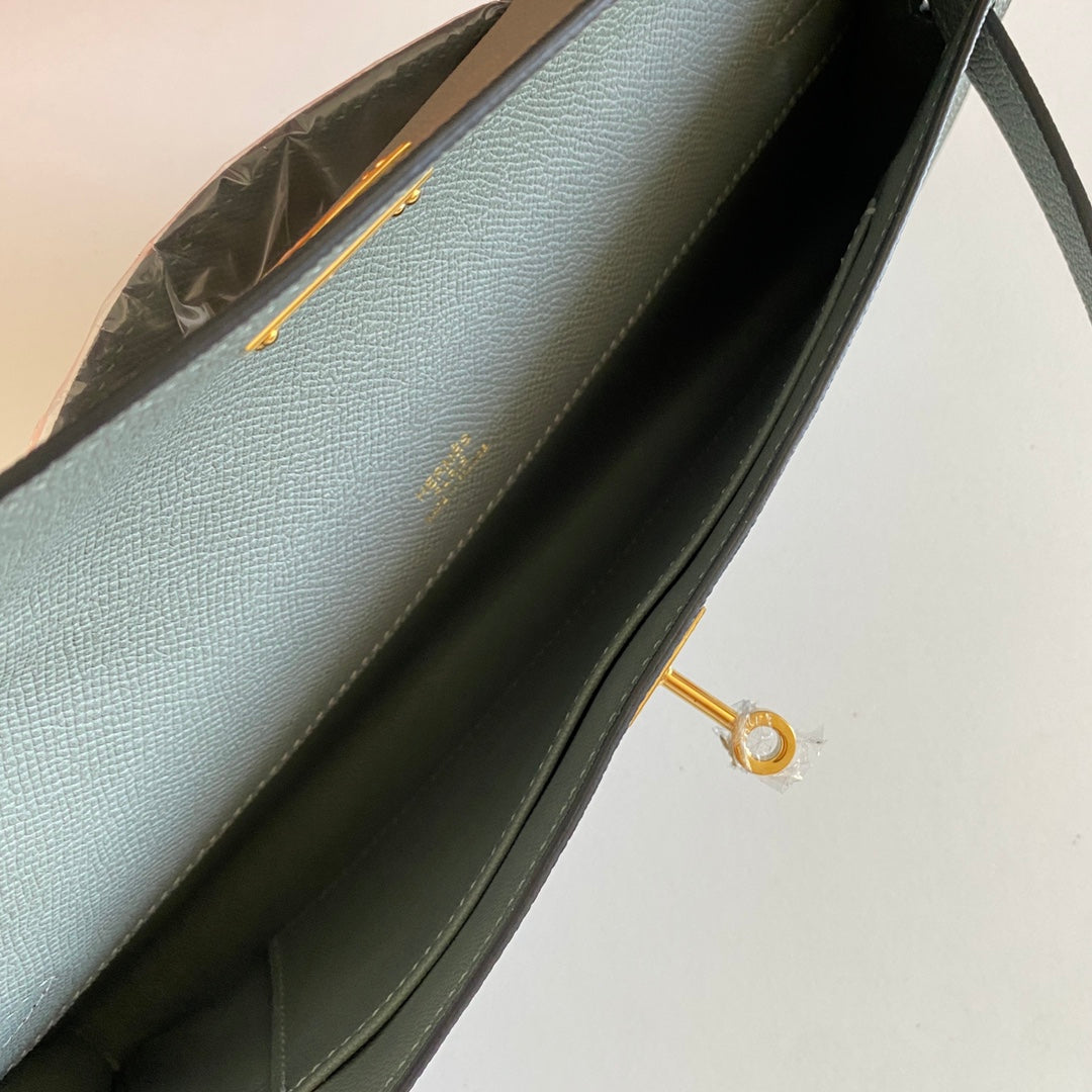 HM KELLY CUT 31 CUIR EPSOM GRIS CENDRÉ QUINCAILLERIE DORÉ 229038
