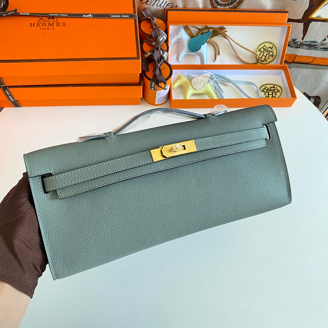 HM KELLY CUT 31 CUIR EPSOM GRIS CENDRÉ QUINCAILLERIE DORÉ 229038