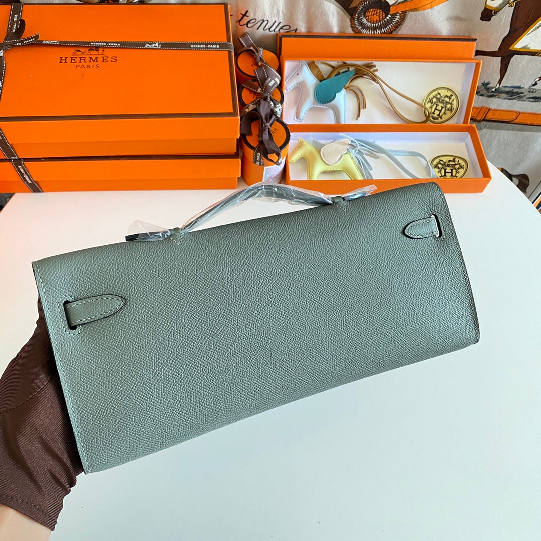 HM KELLY CUT 31 CUIR EPSOM GRIS CENDRÉ QUINCAILLERIE DORÉ 229038