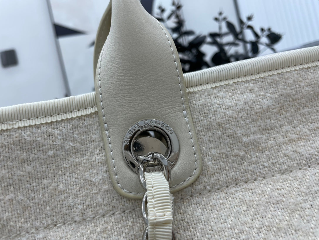 SAC CC DEAUVILLE EN TWEED CUIR BEIGE CLAIR QUINCAILLERIE ARGENTÉE 9