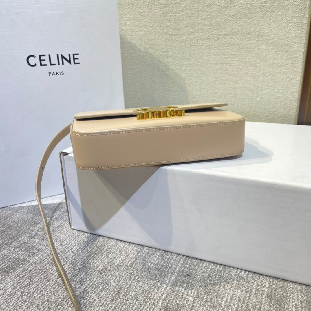 CLASSIC TRIOMPHE 20 CUIR DE VEAU BEIGE CLAIR ACIER DORÉ