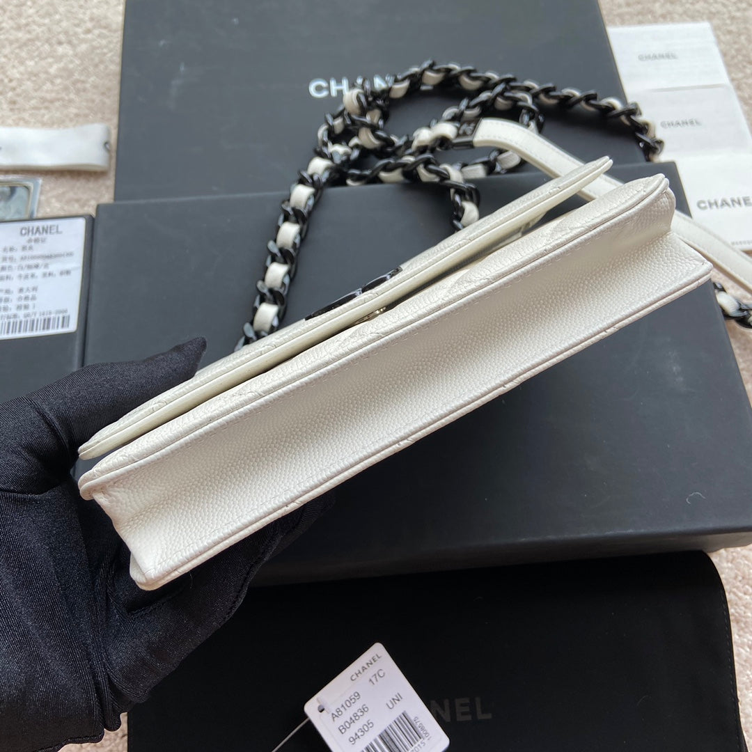 CC CLASSIC WOC 20CM CUIR DE VEAU GRAINÉ BLANC QUINCAILLERIE NOIRE