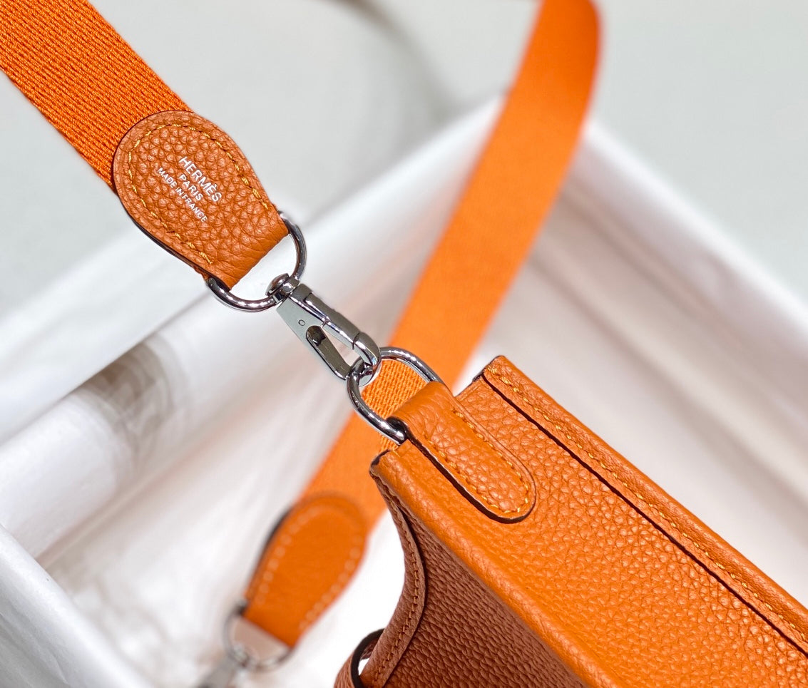 MINI EVELYNE 18CM ORANGE CHAUD TOGO SHW