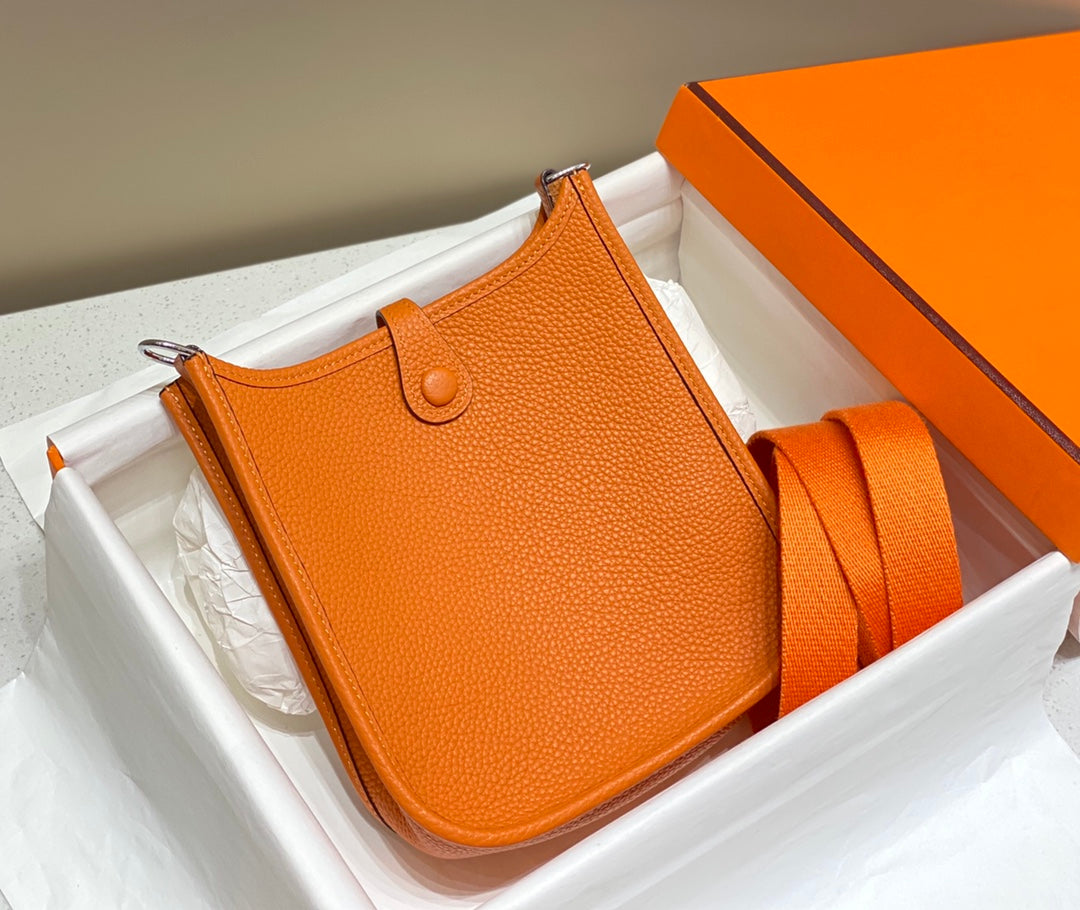 MINI EVELYNE 18CM ORANGE CHAUD TOGO SHW