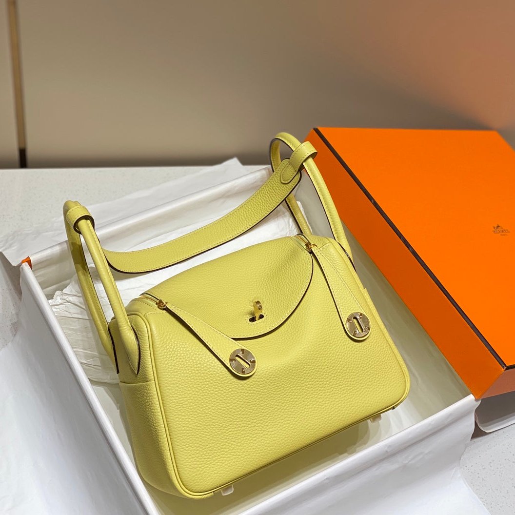 SAC HM LINDY 26 CUIR TAURILLON CLEMENCE CITRON