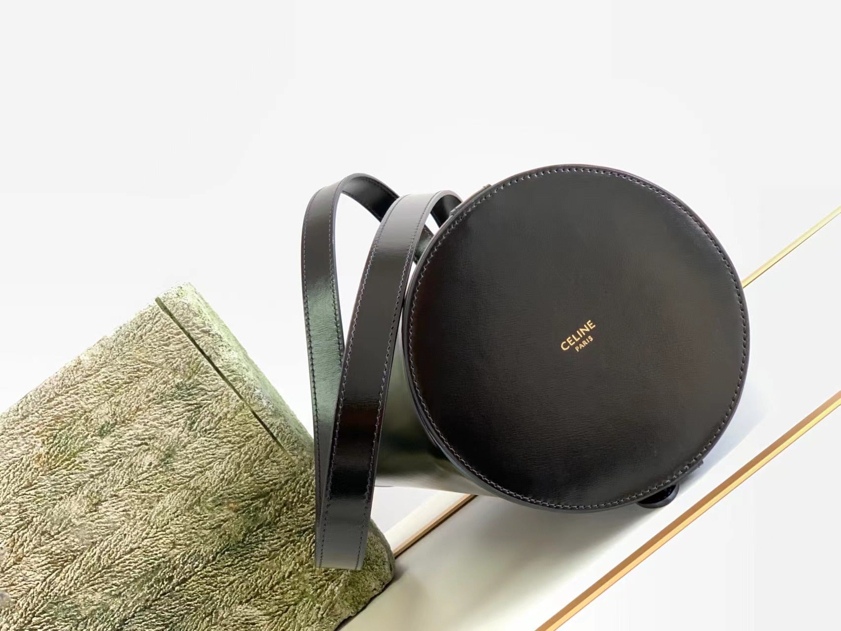 SAC SEAU TRIOMPHE 25 EN CUIR DE VEAU NOIR