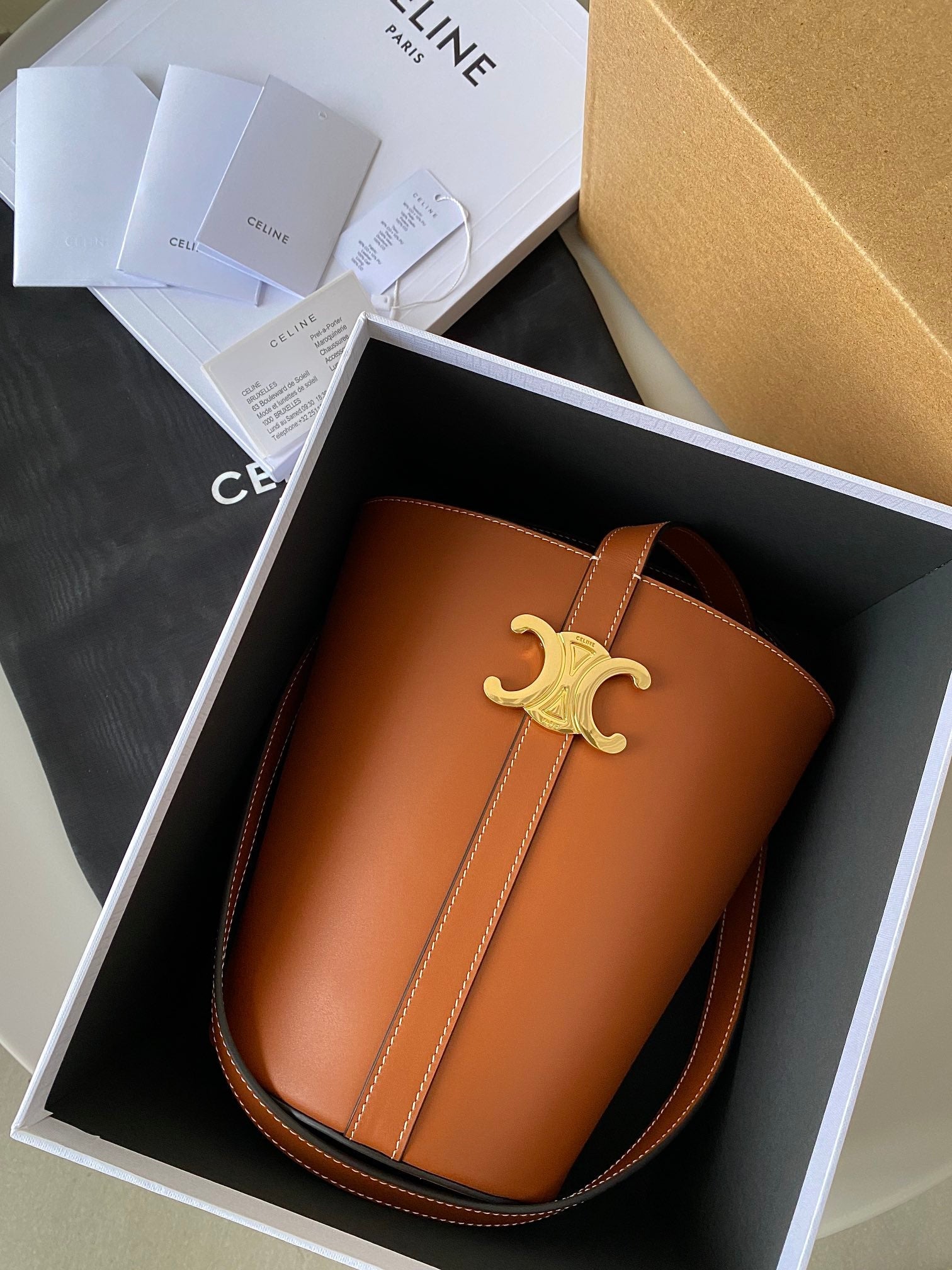 SAC SEAU TRIPHOME 25 EN CUIR DE VEAU MARRON CANNELLE