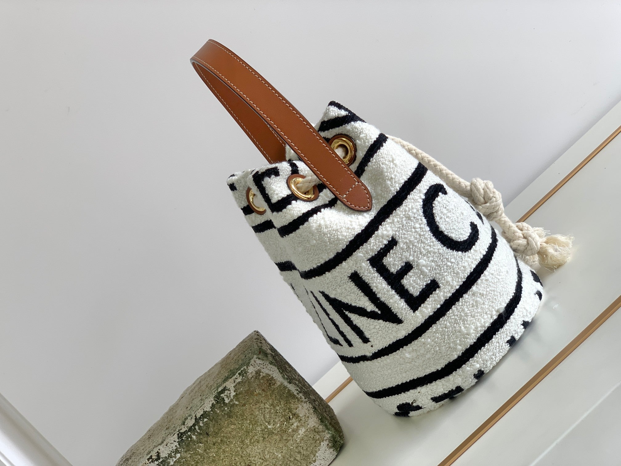 TRIPHOME 19 TISSU BRODÉ NOIR BLANC