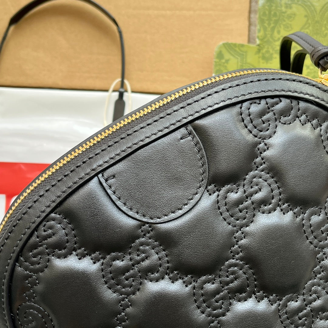 SAC À BANDOULIÈRE EN CUIR MATELASSÉ 23 EN CUIR DE VEAU GAUFRÉ NOIR, QUINCAILLERIE DORÉ