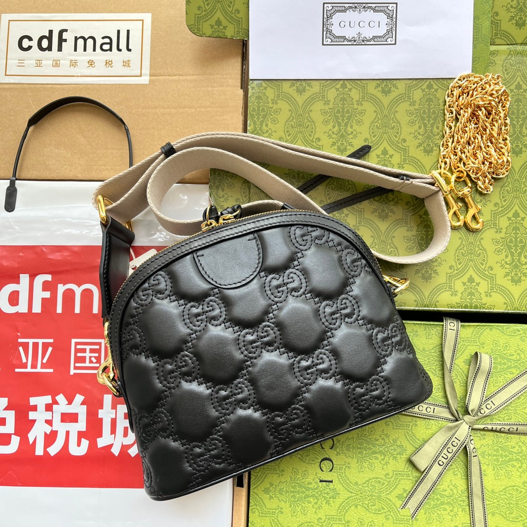 SAC À BANDOULIÈRE EN CUIR MATELASSÉ 23 EN CUIR DE VEAU GAUFRÉ NOIR, QUINCAILLERIE DORÉ