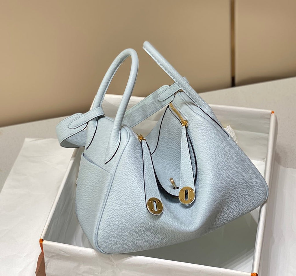 SAC HM LINDY 30 CUIR TAURILLON CLEMENCE BLEU PASTEL