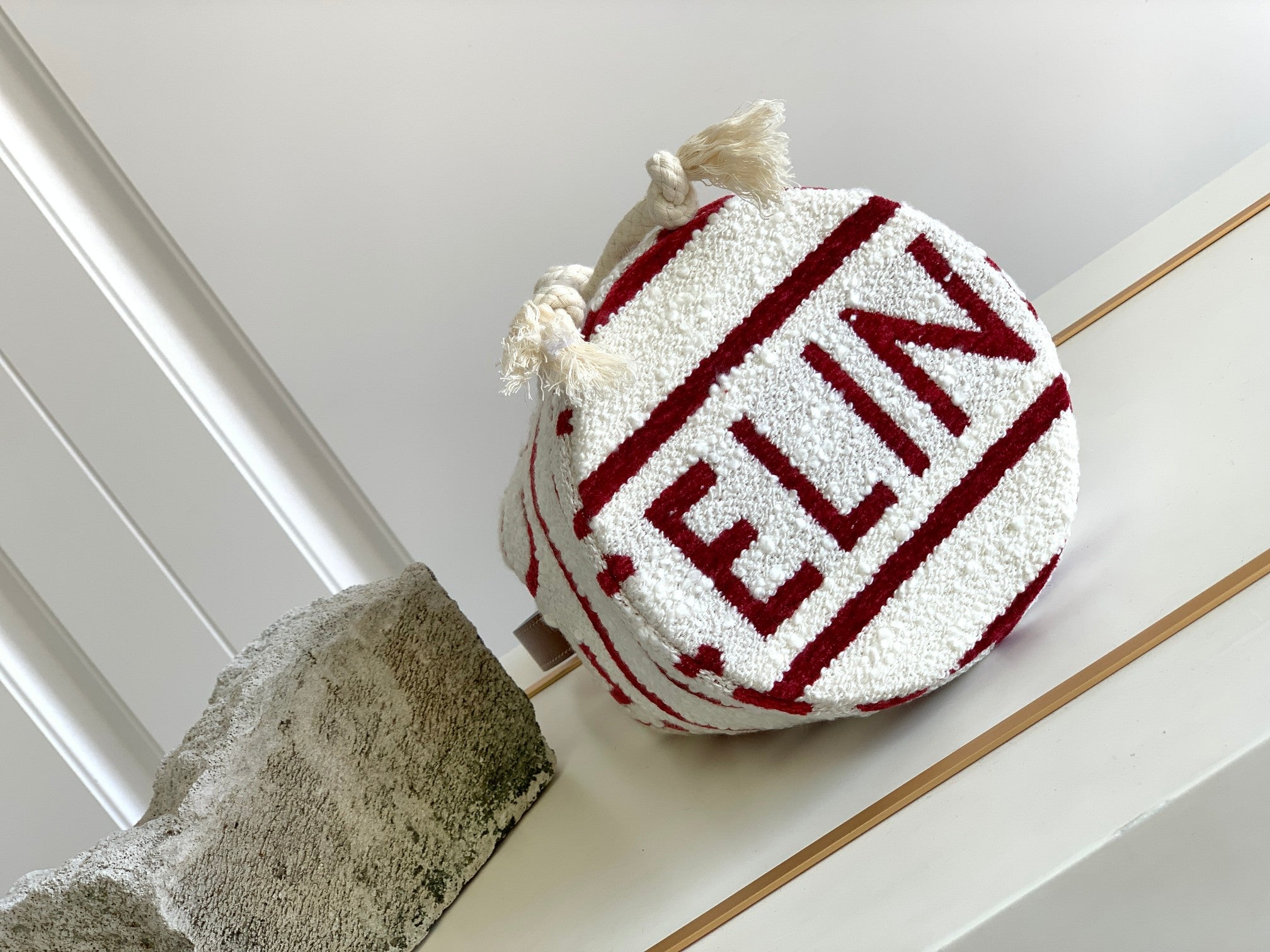 TRIPHOME 19 TISSU BRODÉ BLANC ROUGE