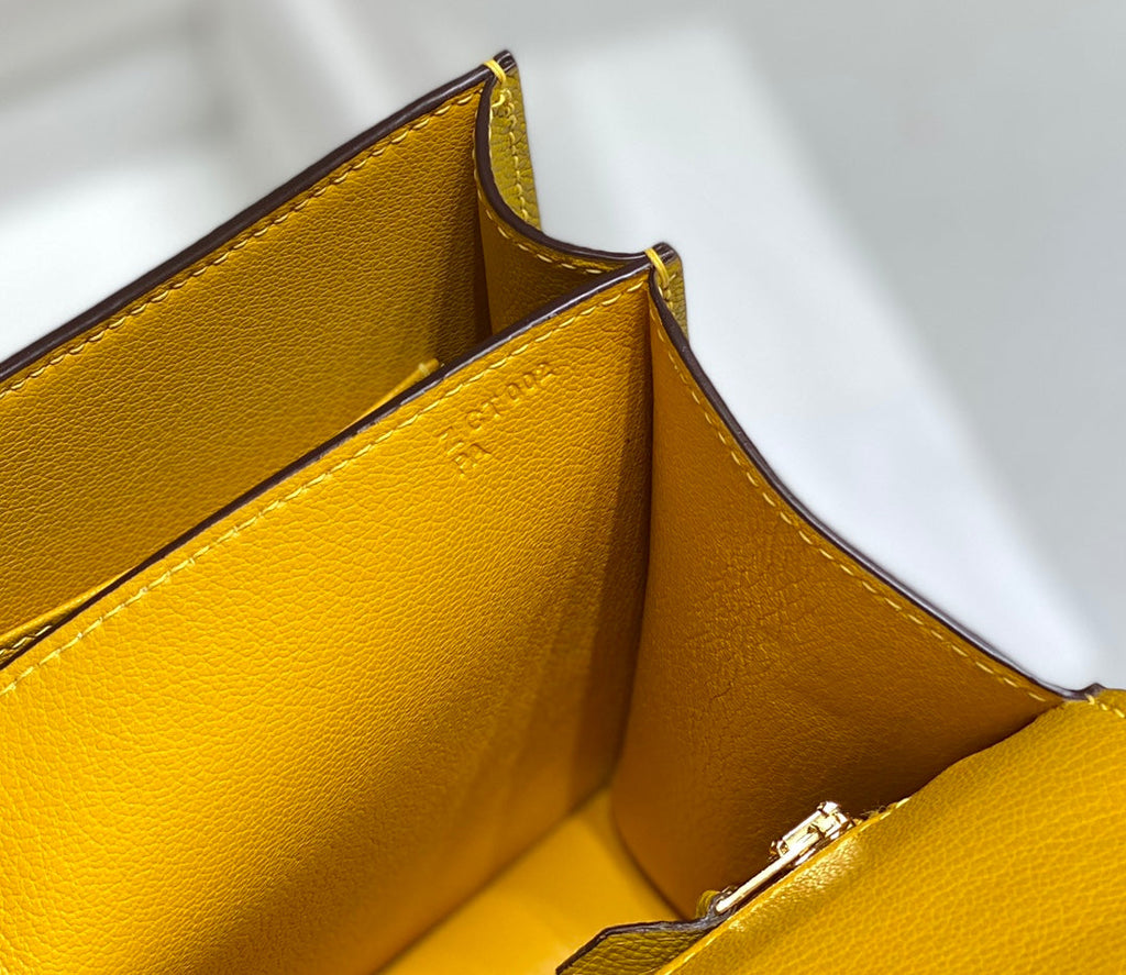 CONSTANCE 24 CUIR EPSOM JAUNE QUINCAILLERIE DORÉ