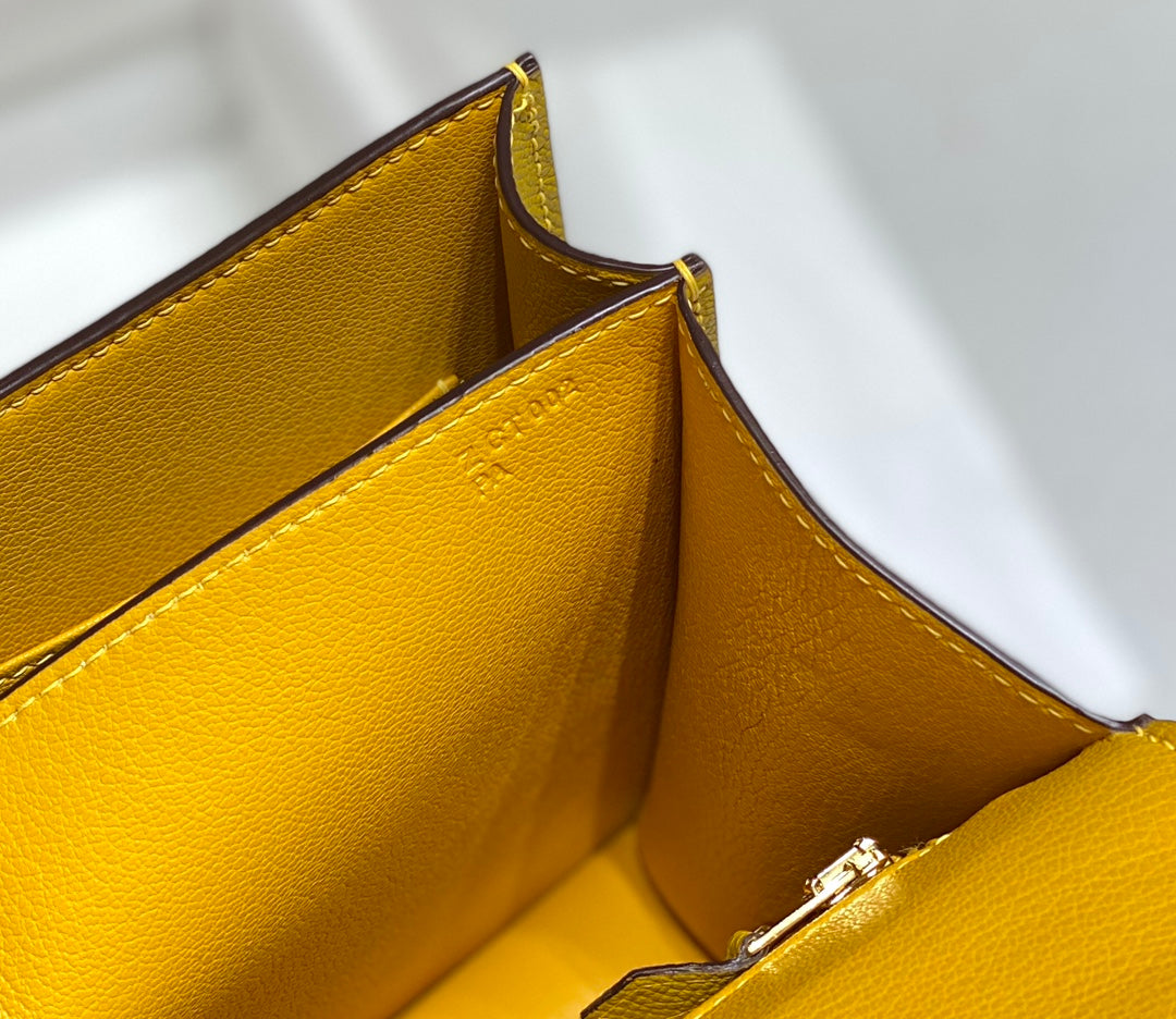 CONSTANCE 24 CUIR EPSOM JAUNE QUINCAILLERIE DORÉ