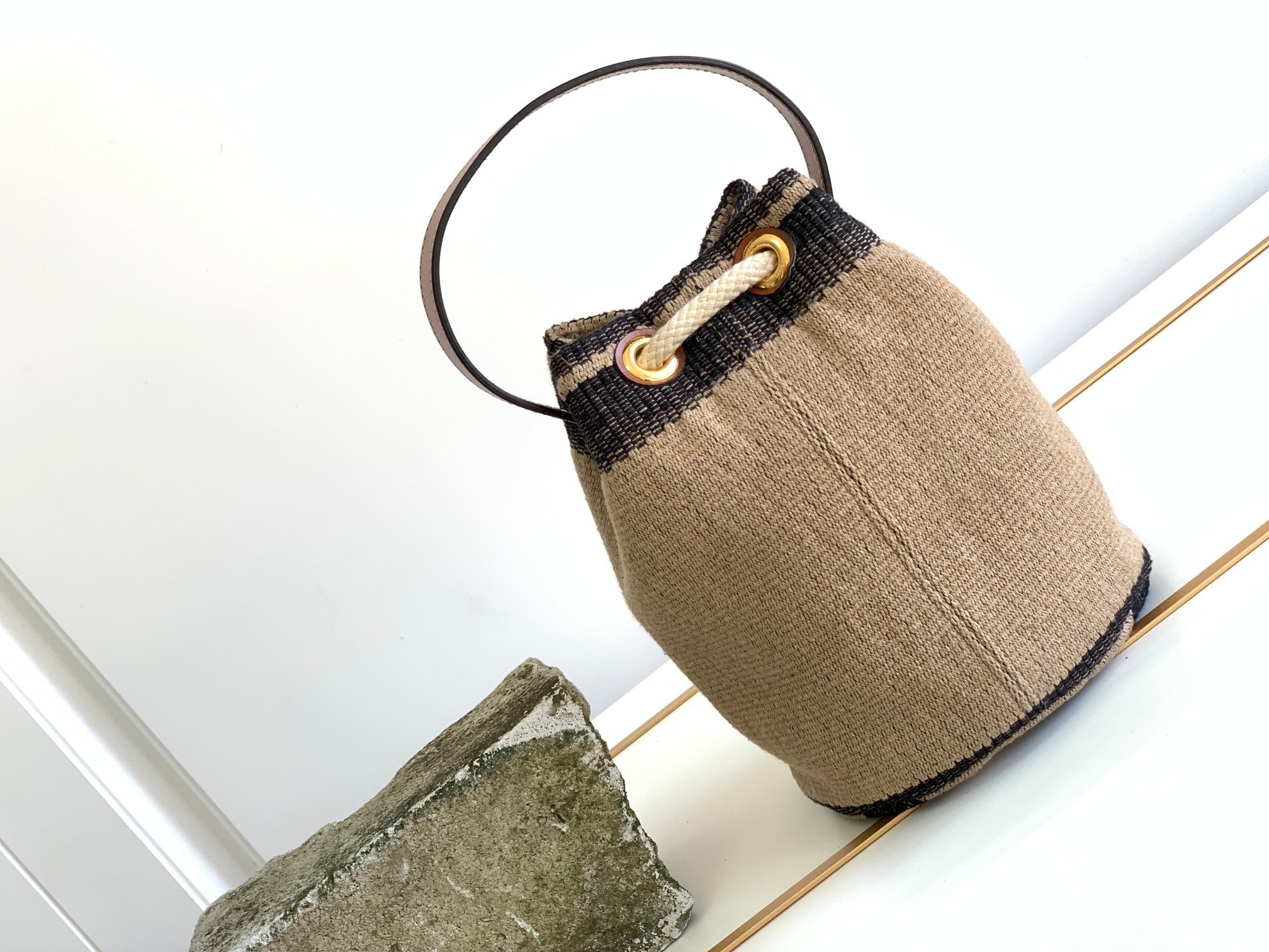 TRIPHOME 19 TISSU BRODÉ NOIR BEIGE