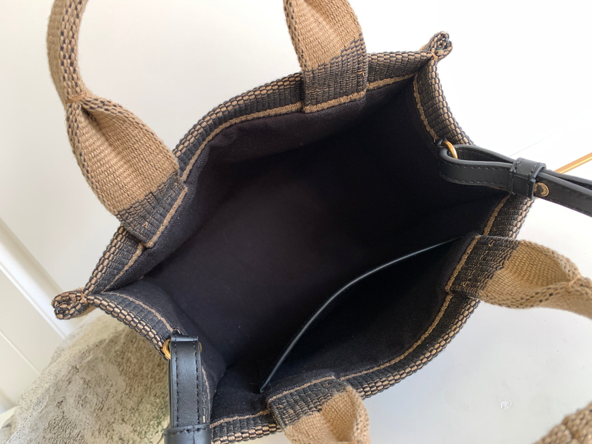 PETIT CABAS THAÏ 27CM TISSU NOIR BRODERIE TRIOMPHE