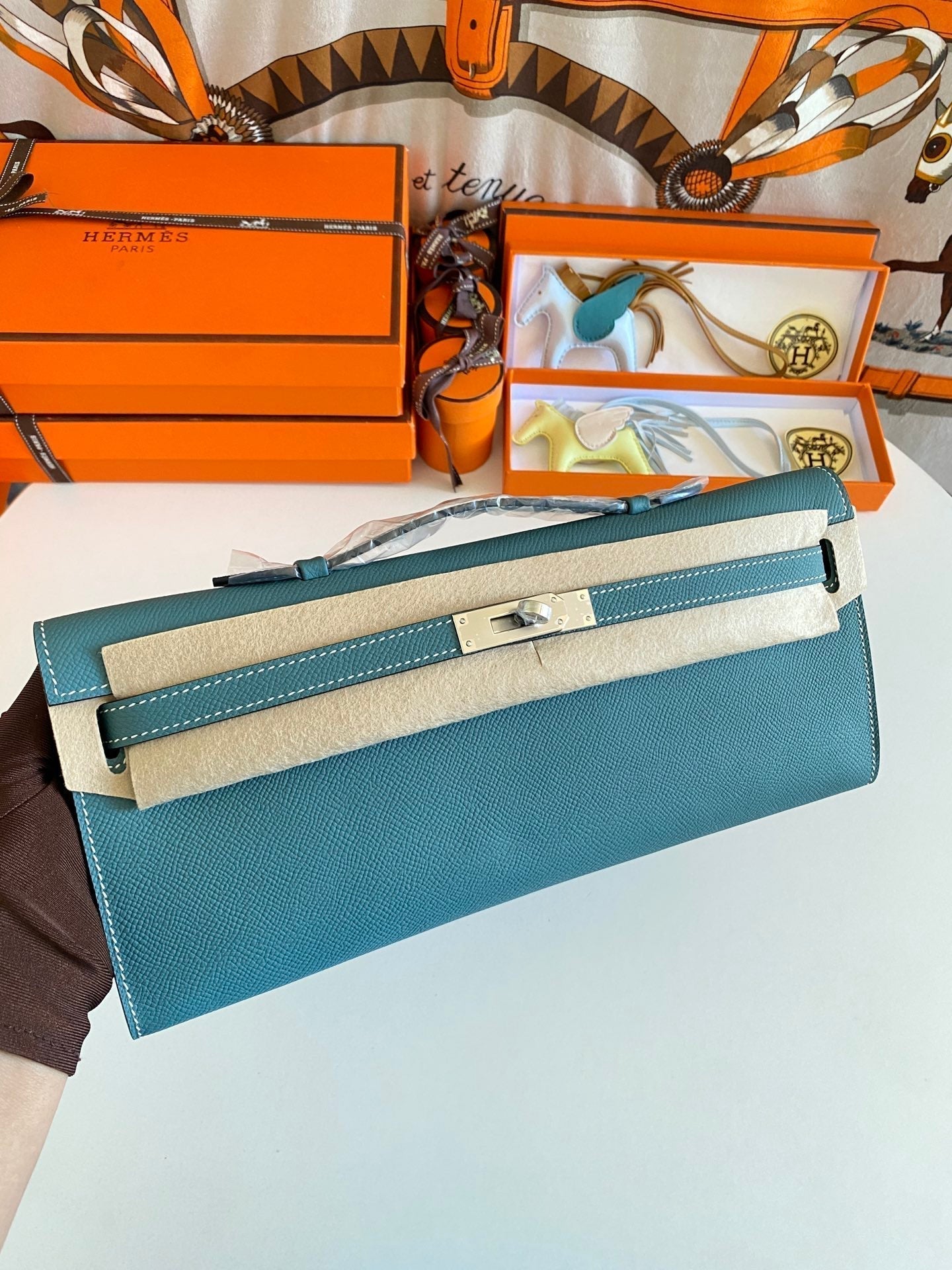 HM KELLY CUT 31 CUIR EPSOM BLEU SARCELLE QUINCAILLERIE ARGENTÉE 229063