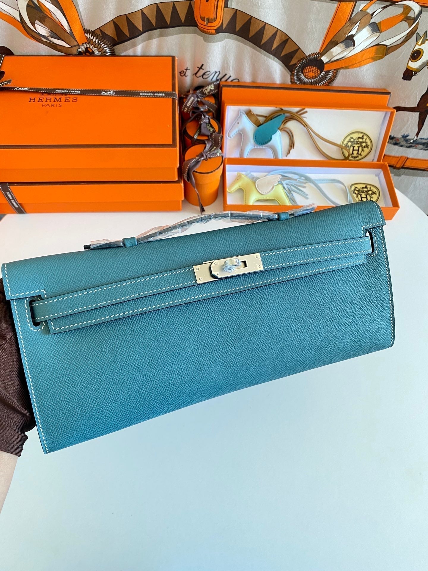 HM KELLY CUT 31 CUIR EPSOM BLEU SARCELLE QUINCAILLERIE ARGENTÉE 229063