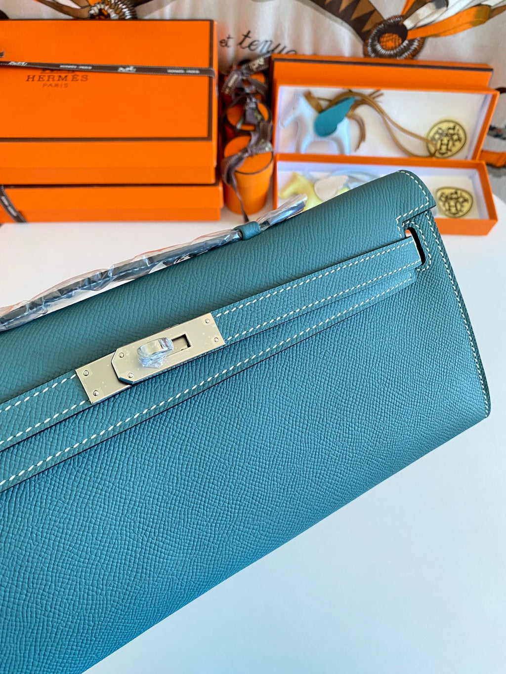 HM KELLY CUT 31 CUIR EPSOM BLEU SARCELLE QUINCAILLERIE ARGENTÉE 229063