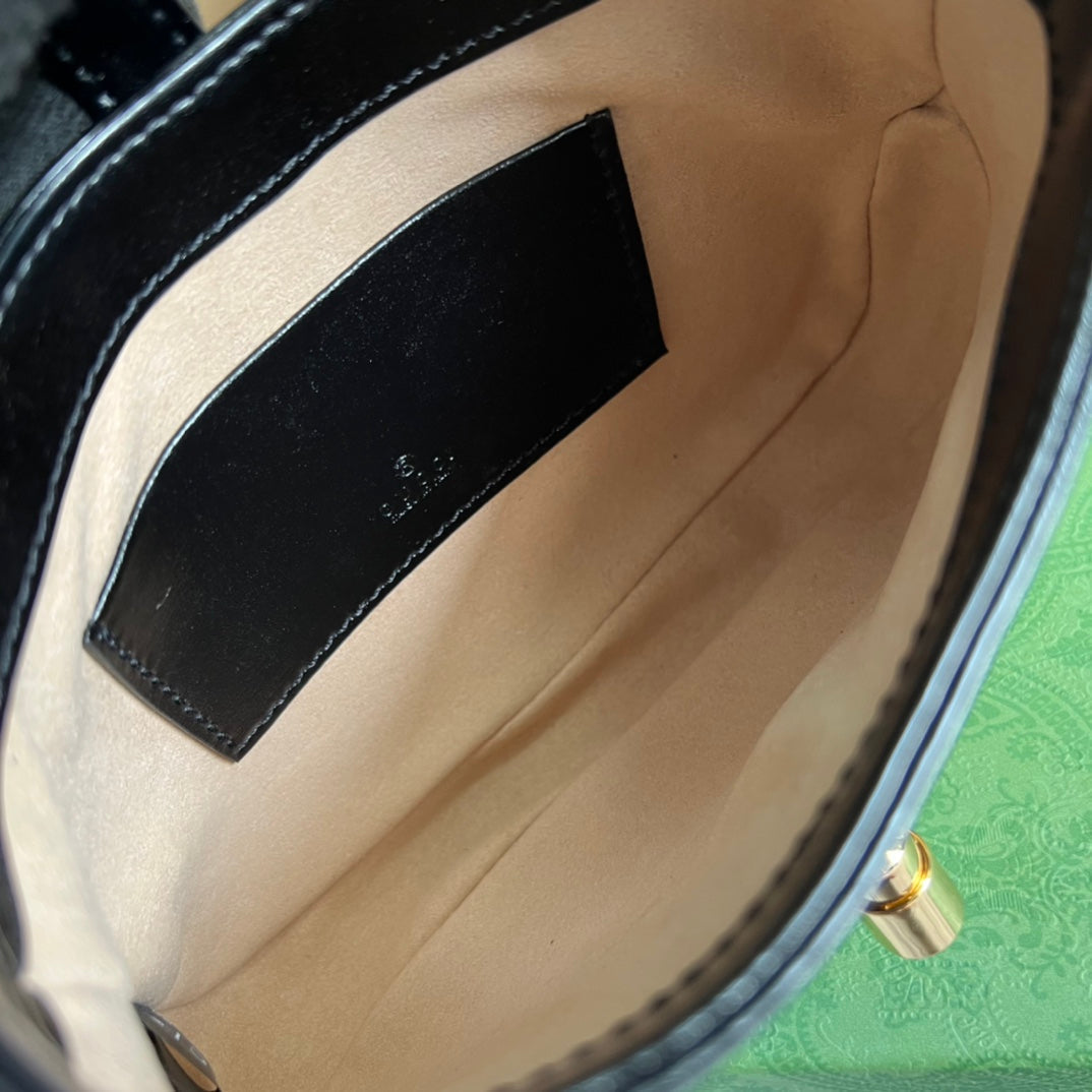 SAC À BANDOULIÈRE GG JACKIE MINI 19 EN CUIR DE VEAU NOIR