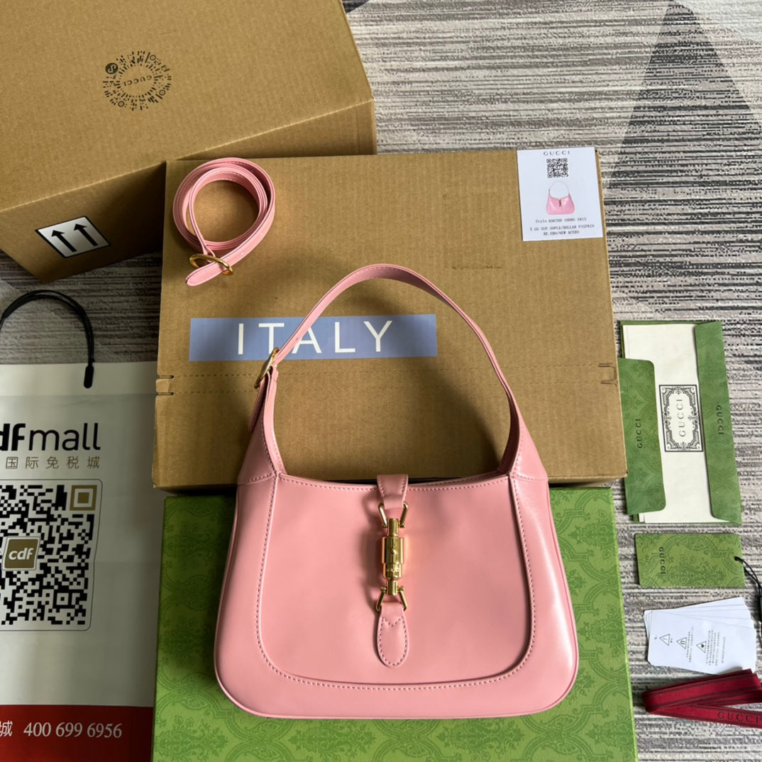SAC À BANDOULIÈRE GG JACKIE SMALL 28 EN CUIR DE VEAU ROSE PASTEL