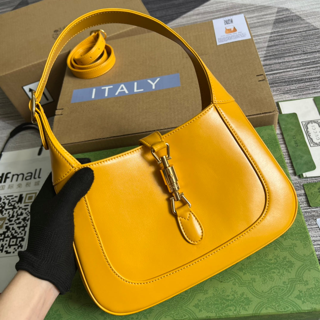 SAC À BANDOULIÈRE GG JACKIE SMALL 28 EN CUIR DE VEAU JAUNE
