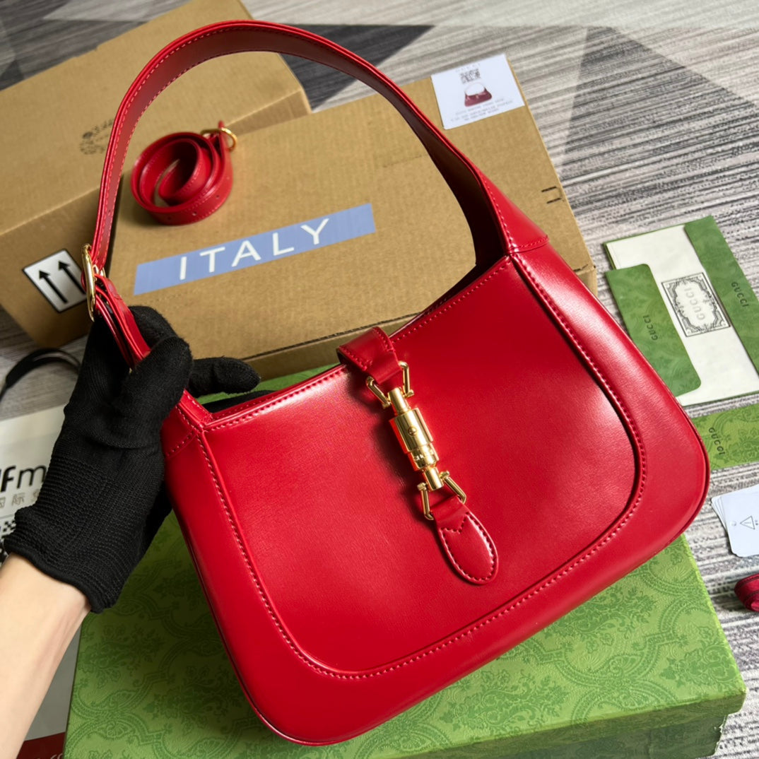 SAC À BANDOULIÈRE GG JACKIE SMALL 28 EN CUIR DE VEAU ROUGE CERISE
