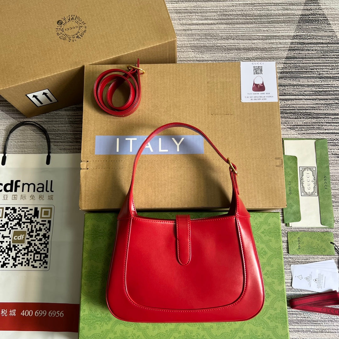 SAC À BANDOULIÈRE GG JACKIE SMALL 28 EN CUIR DE VEAU ROUGE CERISE
