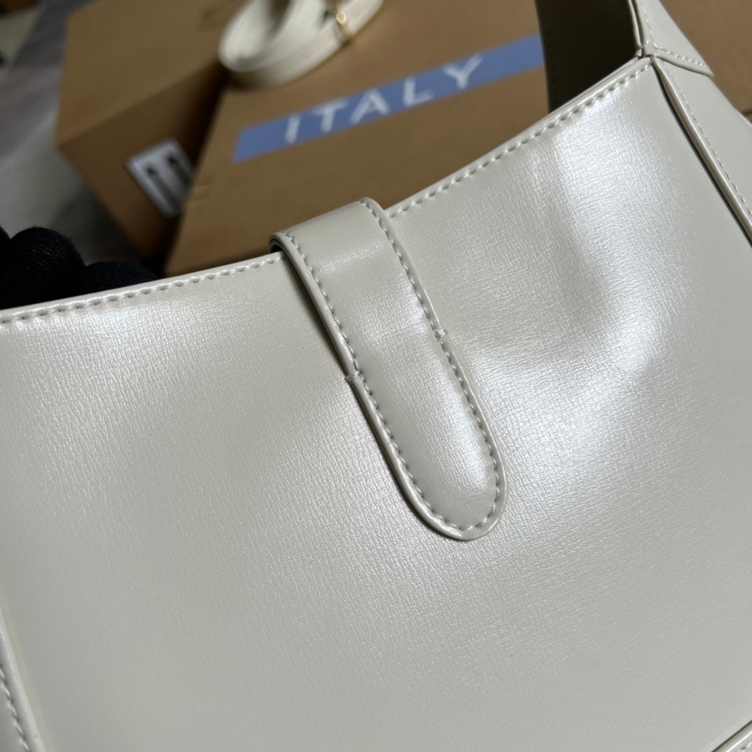 SAC À BANDOULIÈRE GG JACKIE SMALL 28 EN CUIR DE VEAU BLANC