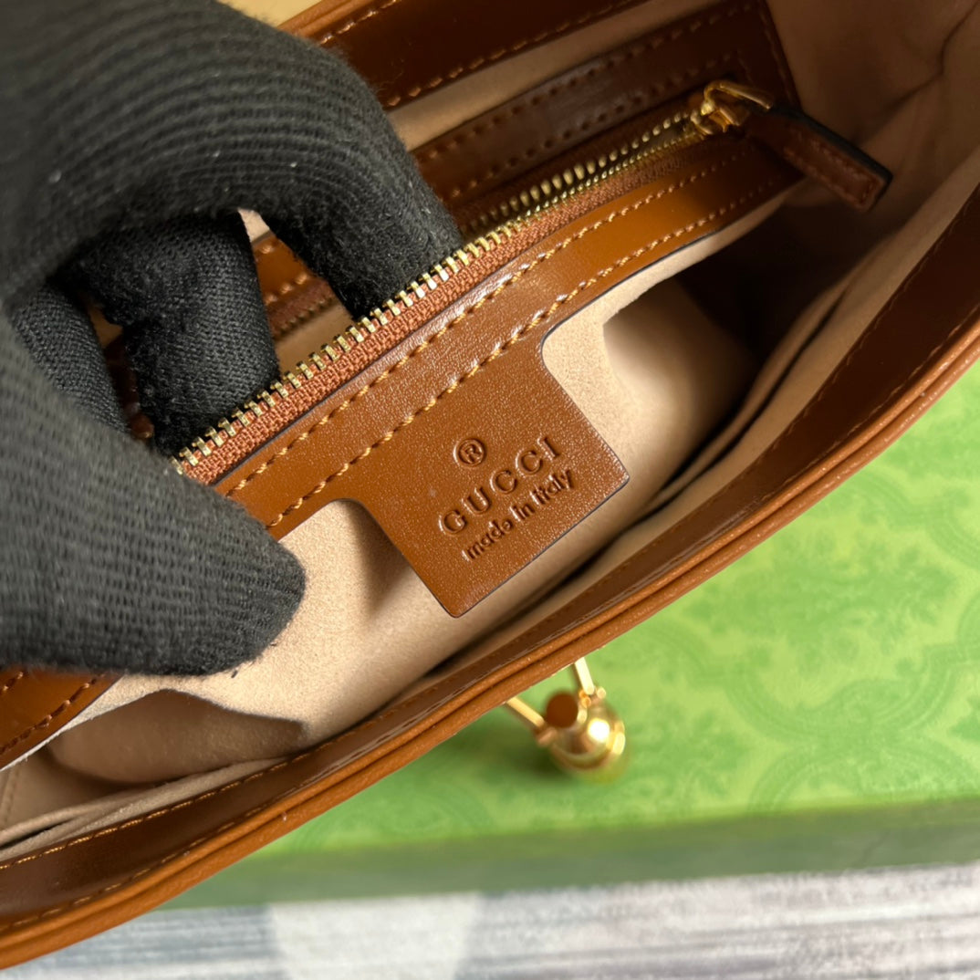 SAC À BANDOULIÈRE GG JACKIE SMALL 28 EN CUIR DE VEAU MARRON CANNELLE