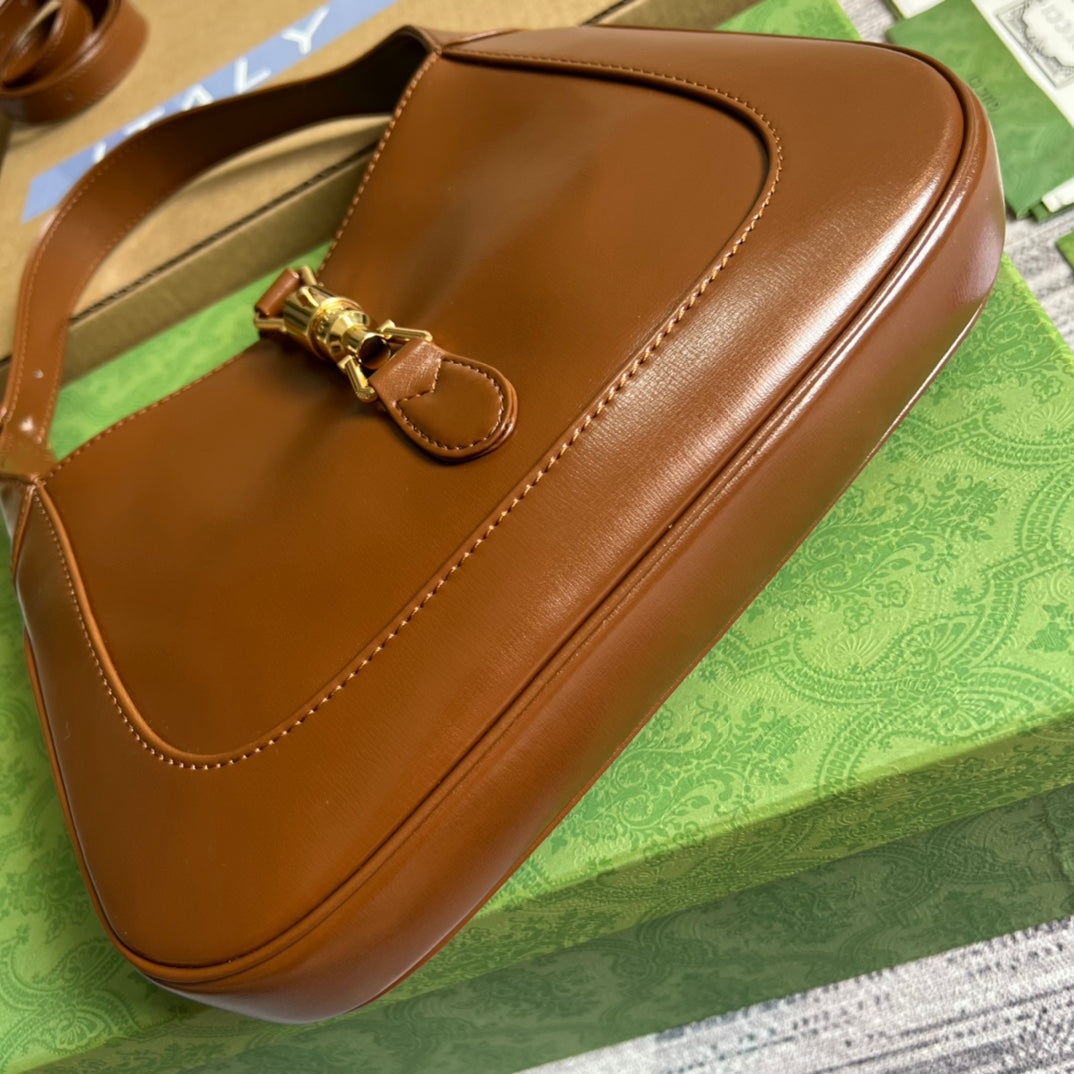 SAC À BANDOULIÈRE GG JACKIE SMALL 28 EN CUIR DE VEAU MARRON CANNELLE