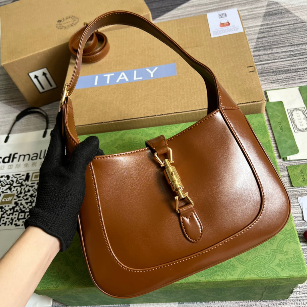 SAC À BANDOULIÈRE GG JACKIE SMALL 28 EN CUIR DE VEAU MARRON CANNELLE