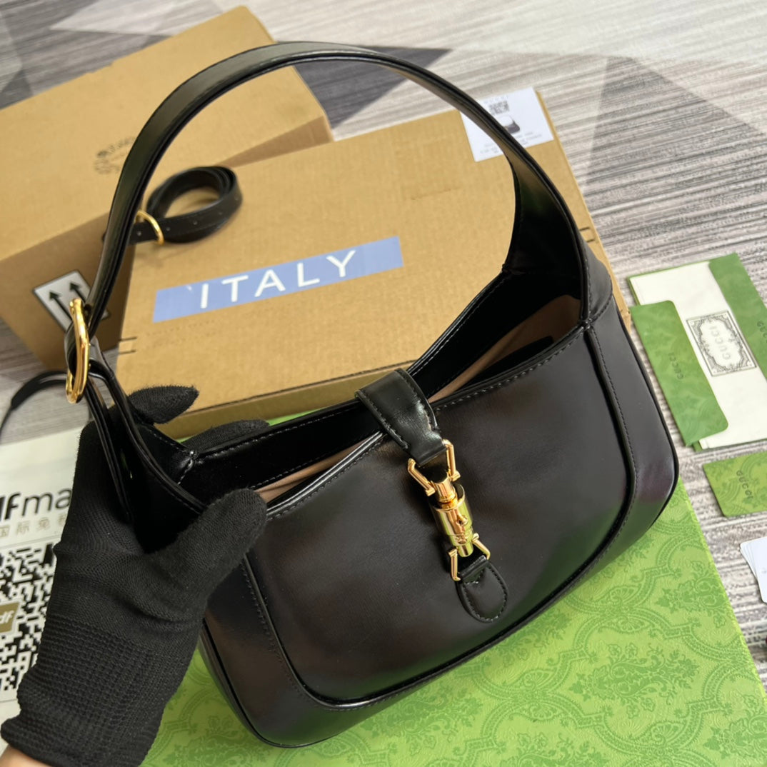 SAC À BANDOULIÈRE GG JACKIE SMALL 28 EN CUIR DE VEAU NOIR