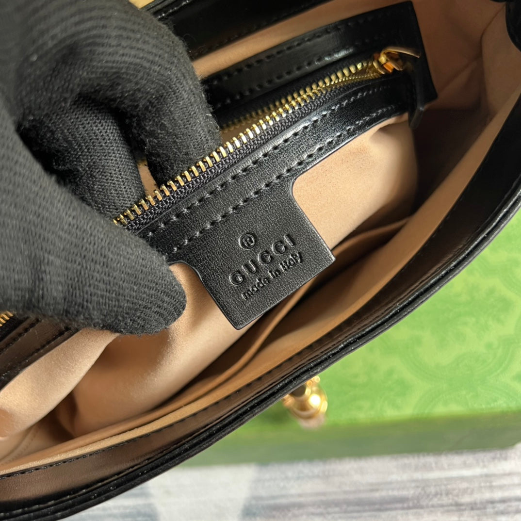 SAC À BANDOULIÈRE GG JACKIE SMALL 28 EN CUIR DE VEAU NOIR