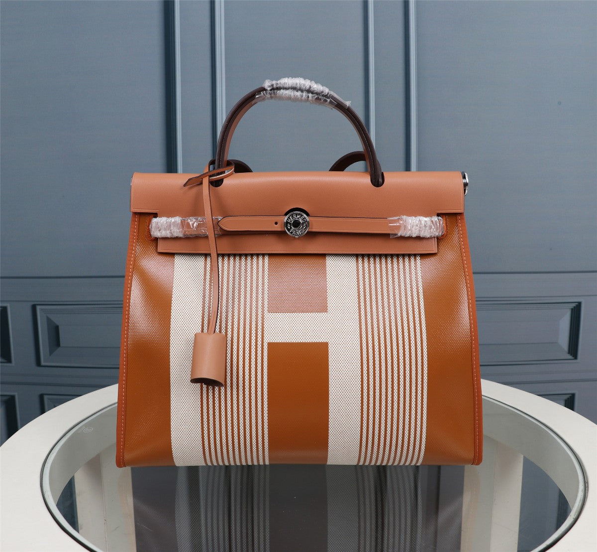 HM HERBAG ZIP 31 TOILE À MOTIF CENDRE ET CRÈME