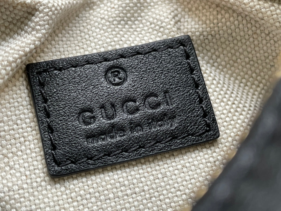 GG ATTACHE 23 PETIT SAC À BANDOULIÈRE EN CUIR DE VEAU NOIR
