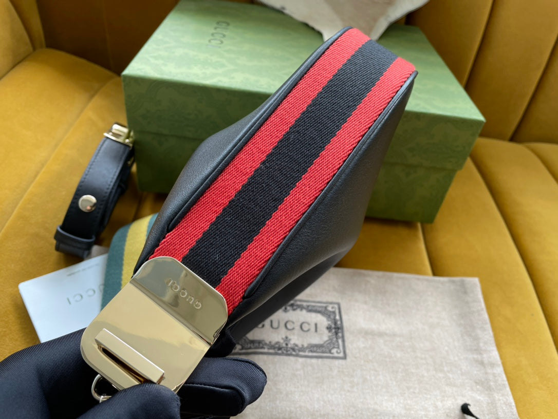 GG ATTACHE 23 PETIT SAC À BANDOULIÈRE EN CUIR DE VEAU NOIR