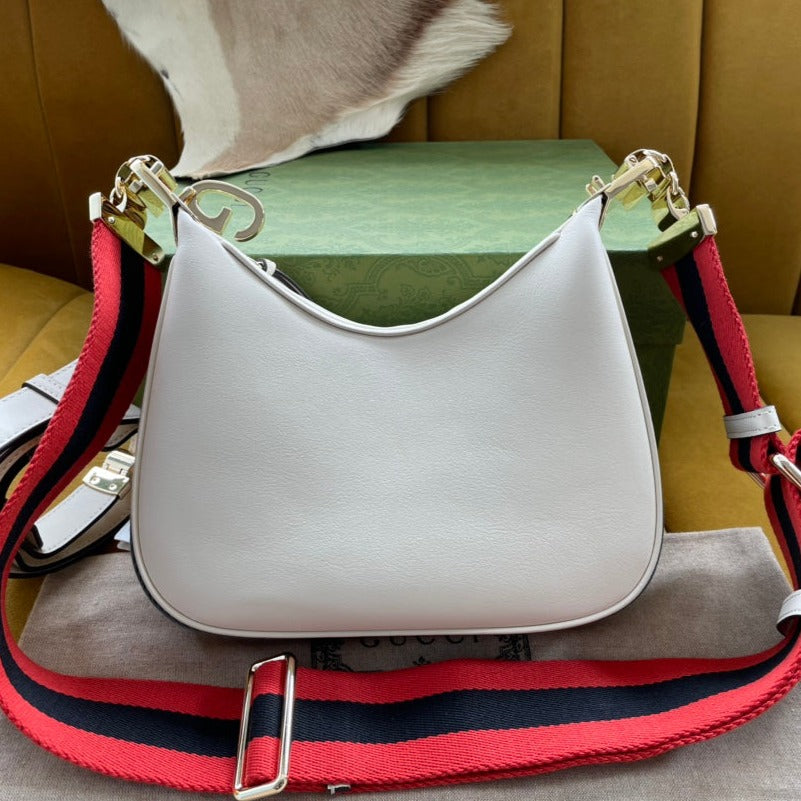 GG ATTACHE 23 PETIT SAC À BANDOULIÈRE EN CUIR DE VEAU BLANC