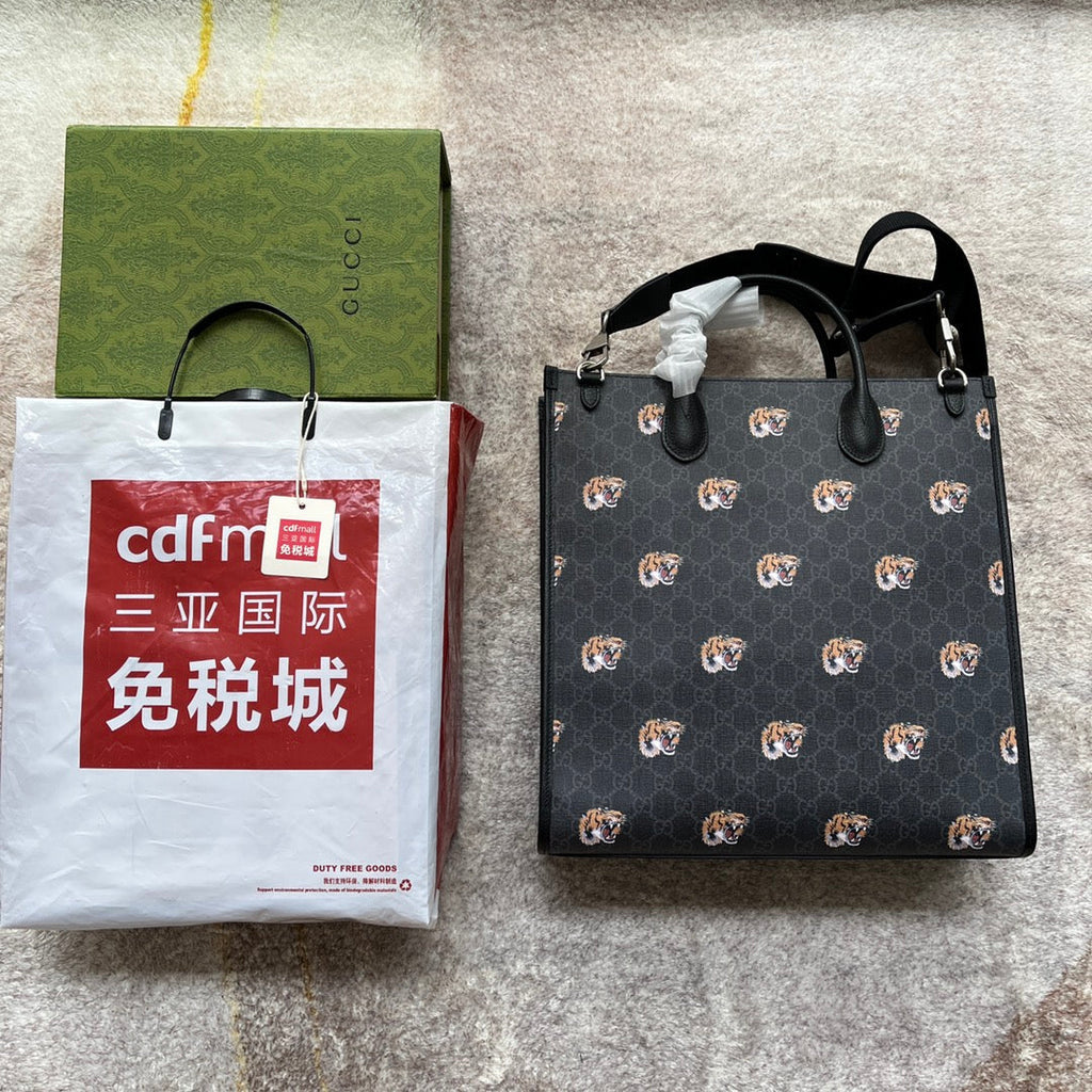 SAC CABAS MOYEN IMPRIMÉ TIGRE 38 EN TOILE NOIRE ET BORDURE EN CUIR