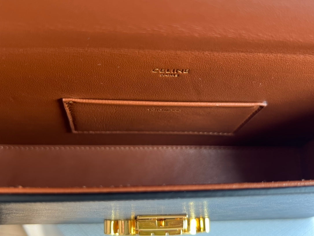 SAC BOX TRIPHOME 22 EN CUIR DE VEAU À MOTIF NOIR
