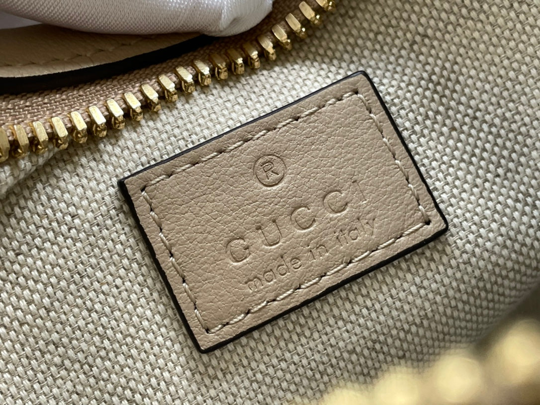 GG ATTACHE 23 PETIT SAC À BANDOULIÈRE EN CUIR DE VEAU BEIGE