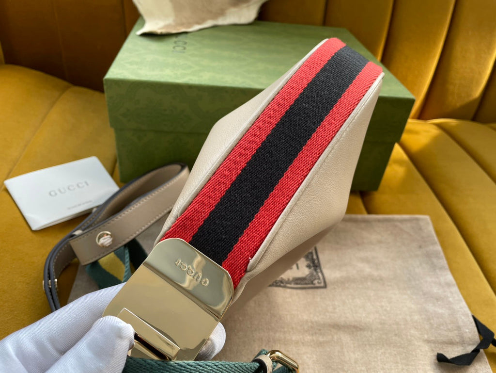 GG ATTACHE 23 PETIT SAC À BANDOULIÈRE EN CUIR DE VEAU BEIGE